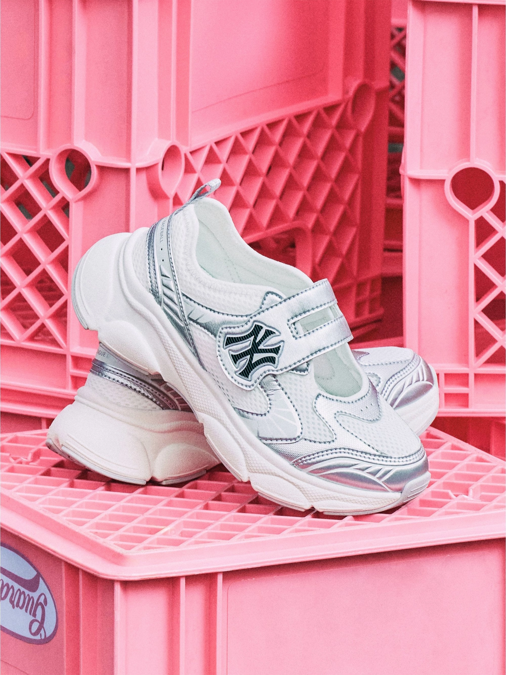 Backless style Adjustable Fit Ace Runner Lite