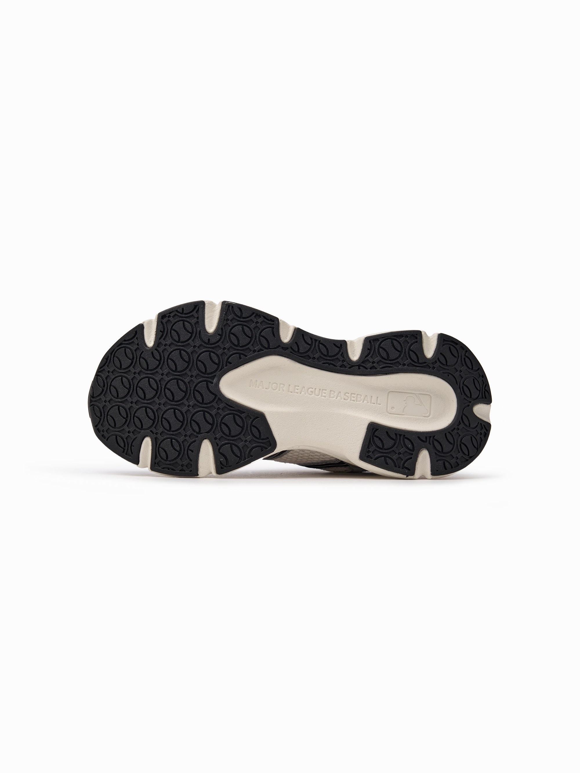 Ace Runner Ny Modern Cut Durable Construction