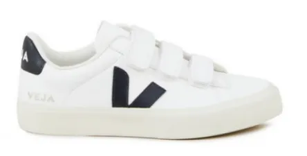 Veja Recife Low Chromefree Leather White Black (W) Grace Walk Slip Resistant