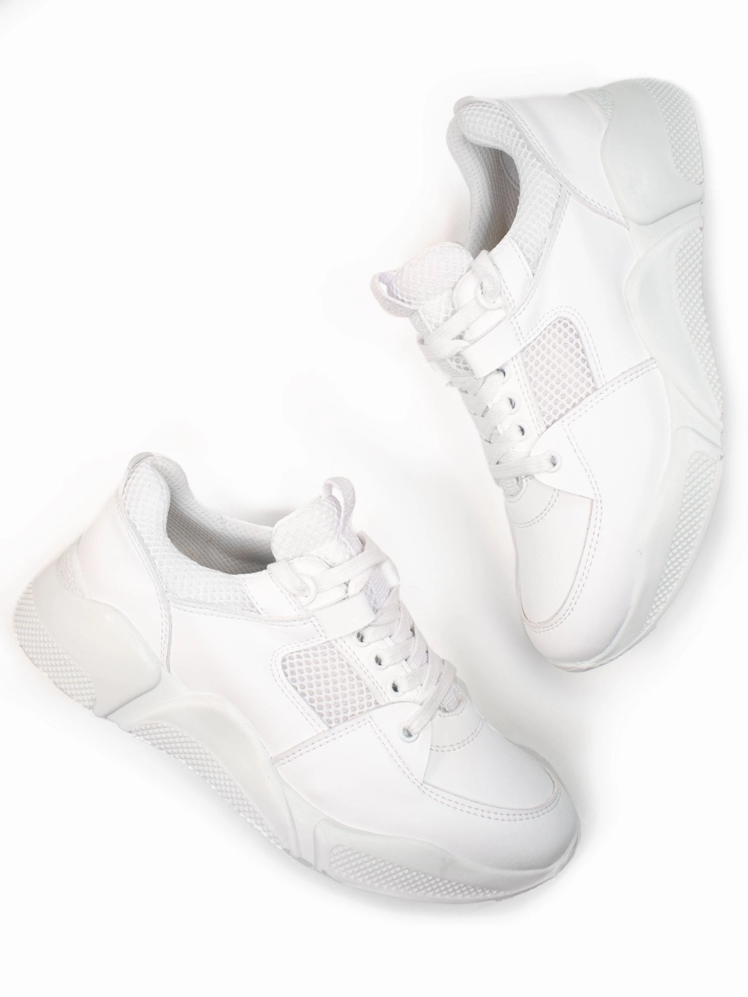 Chicago Low Tops Shiny Tone Comfort Fit