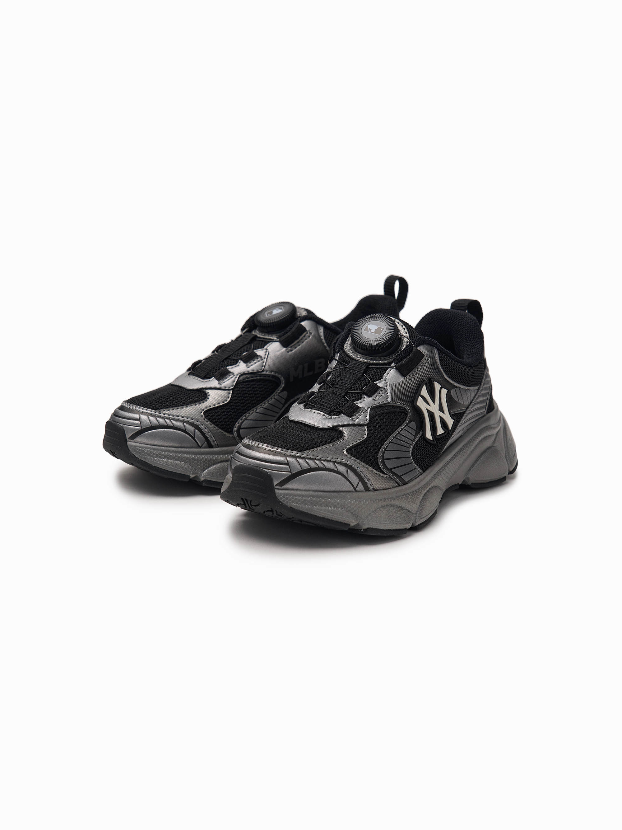 Dressy look Ace Runner