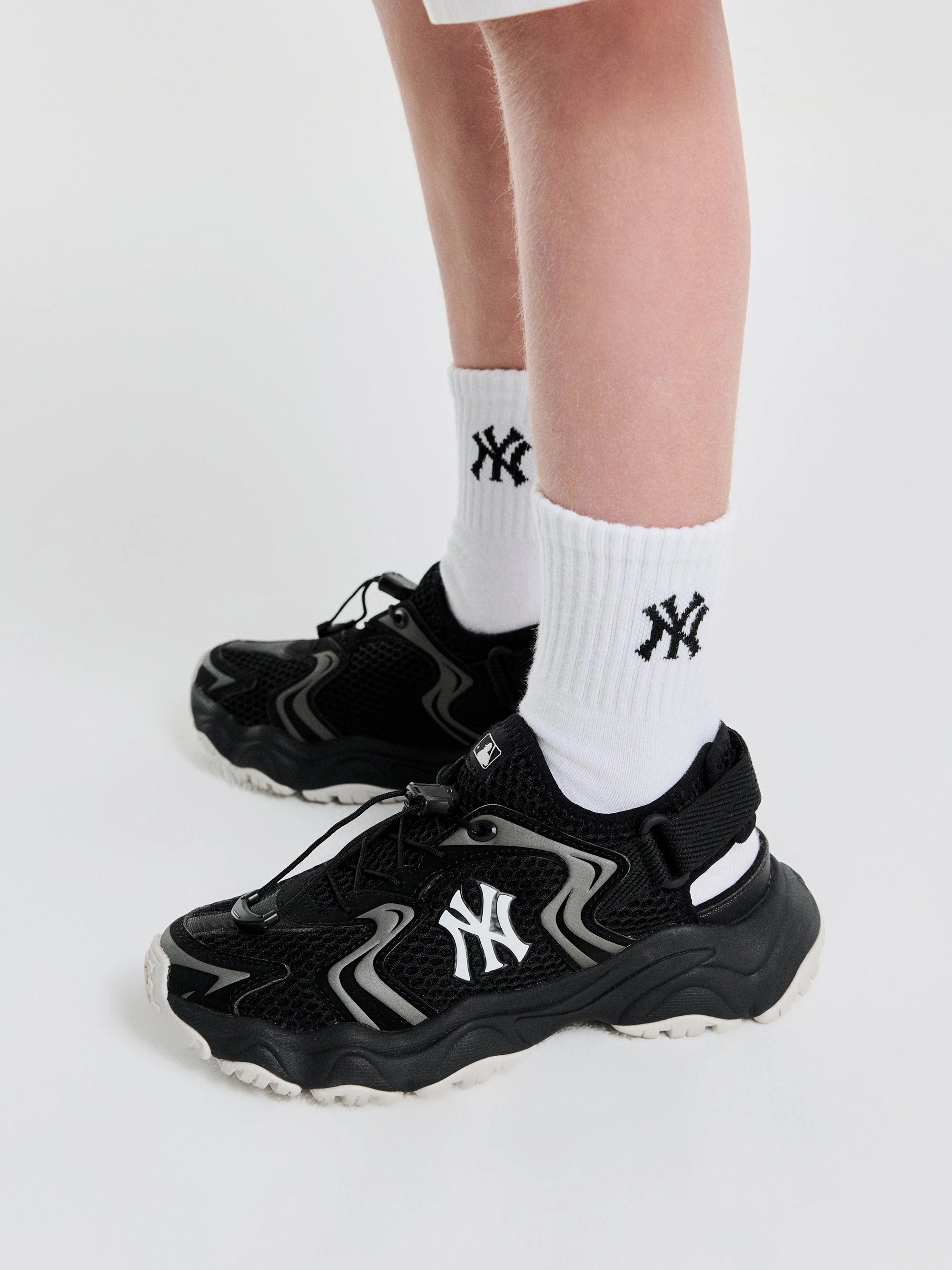 Odor Resistant Light Travel Cargo Chunky Sandals