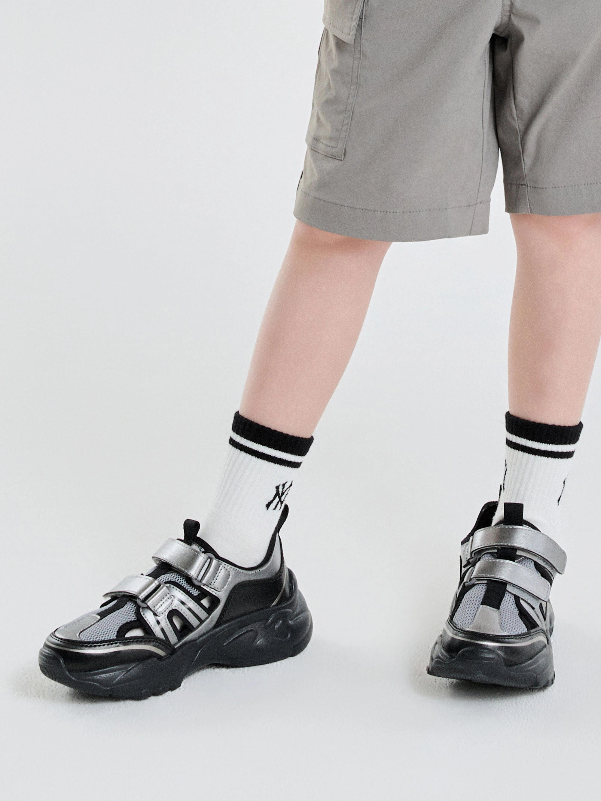 Fashion Forward Sleek Shape Chunky Mask Chrome