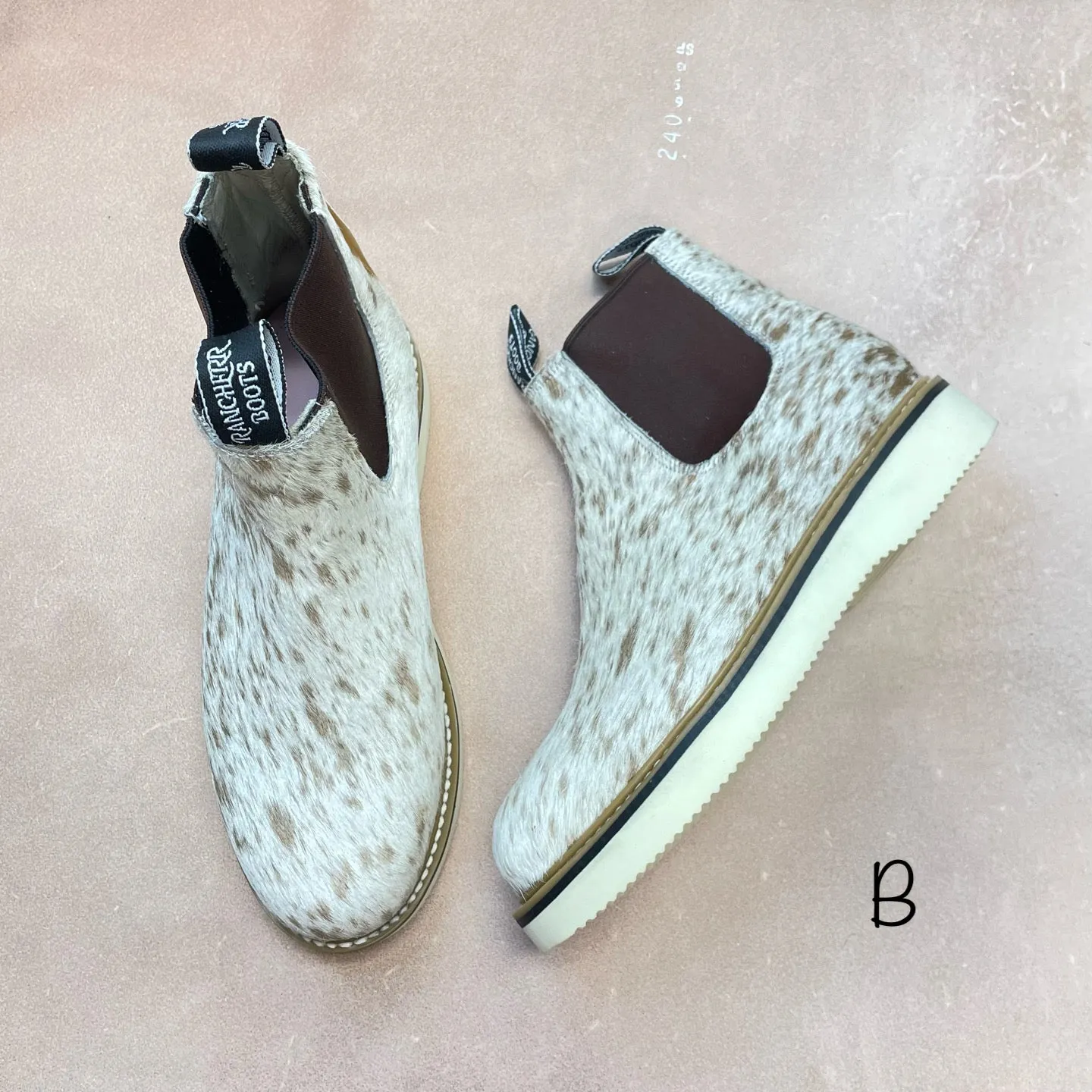 Practical Build Cowhide Lechera - Size 10.5