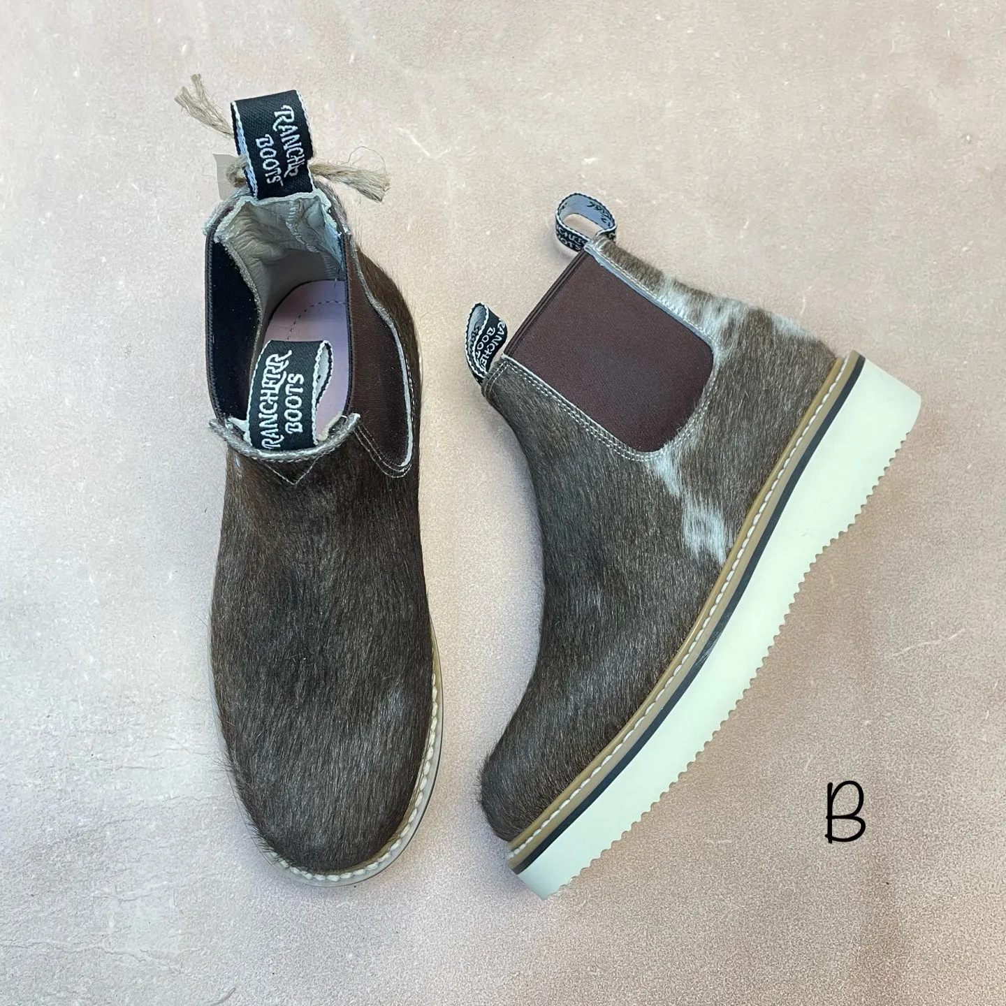 Cowhide Lechera - Size 7 Wide fit Multi-Purpose Comfort