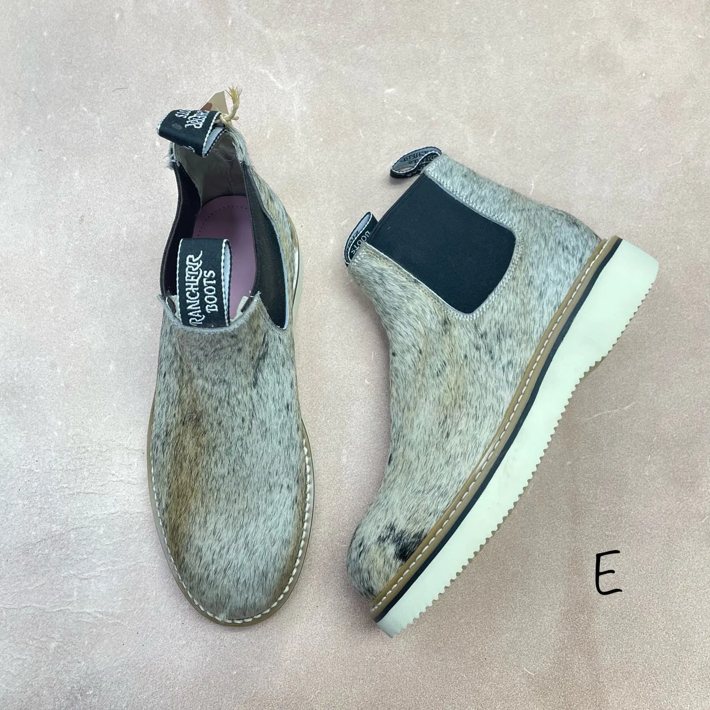 Long Lasting Reinforced toe Cowhide Lechera - Size 9.5