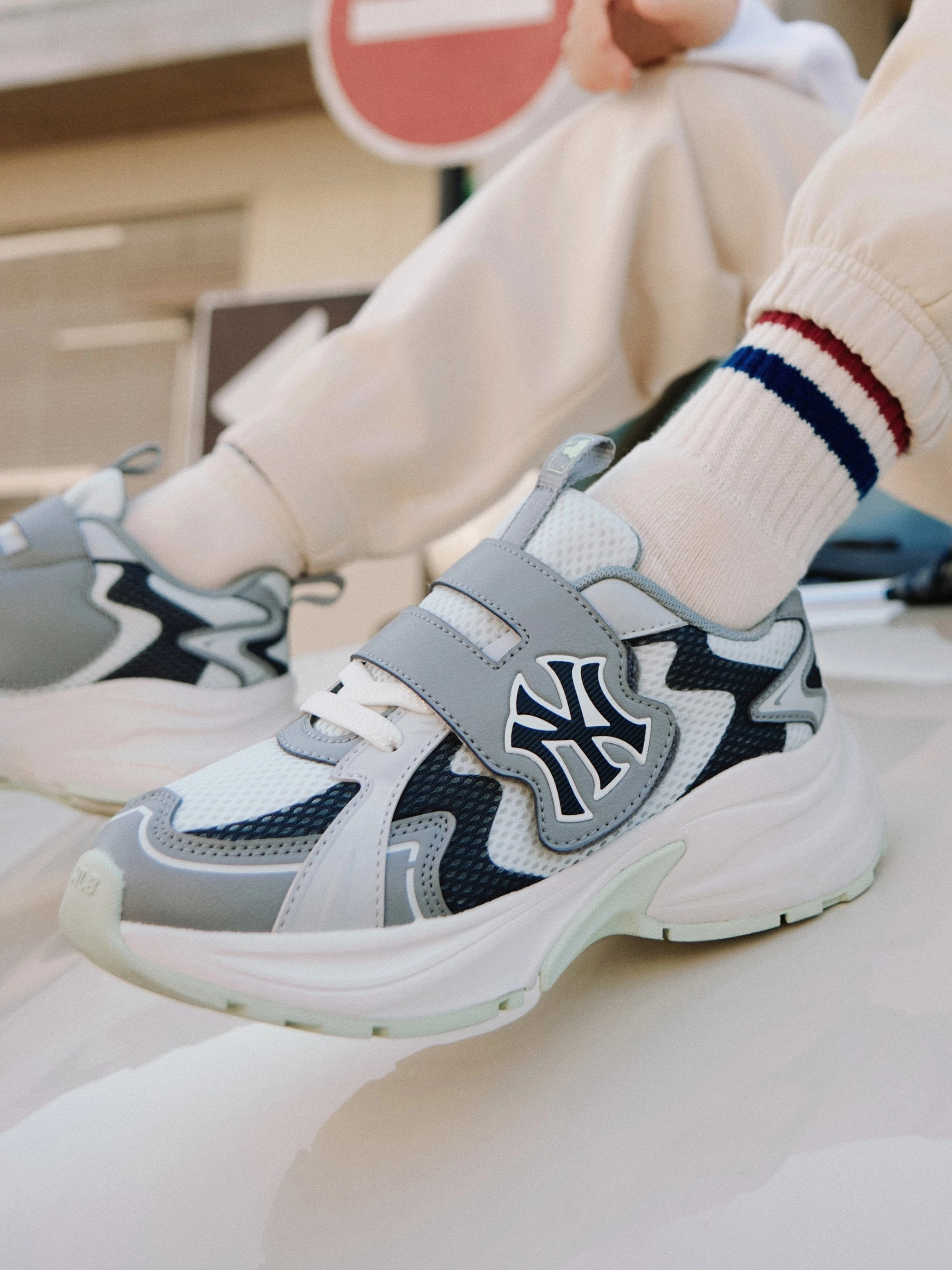 Versatile Comfort Stretchable Material Curve Runner Junior