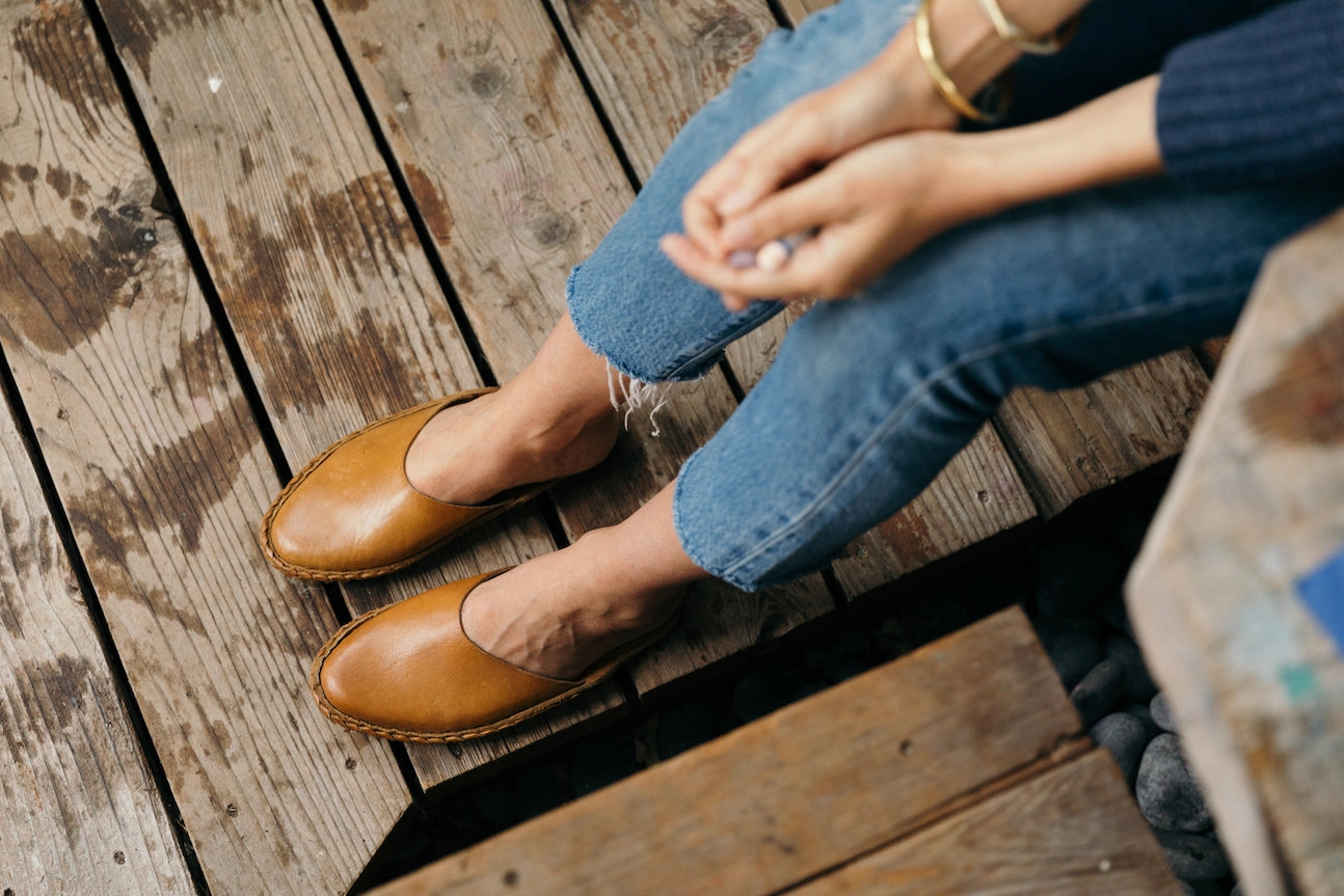 Casual Comfort Heritage Solid Slide in Honey