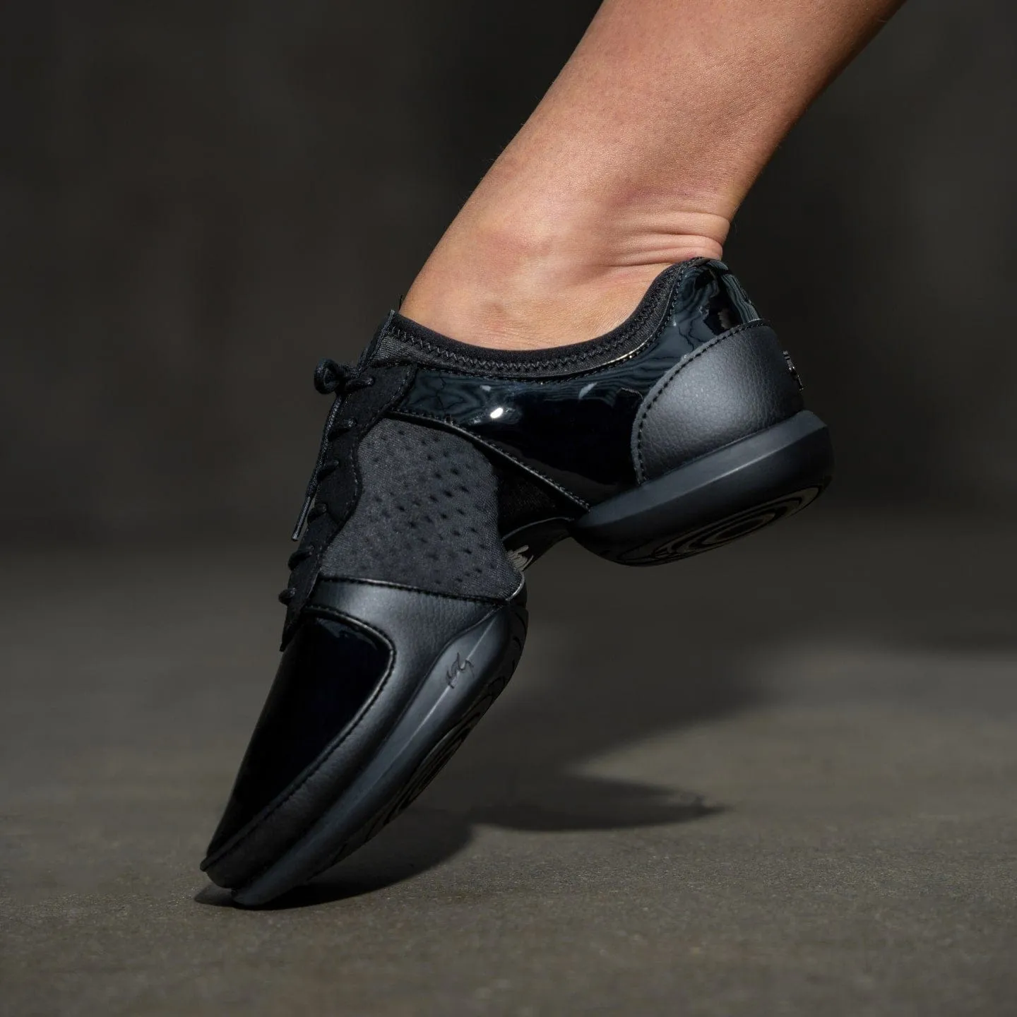 Step Drive Derek Hough | Split-sole (Collective)