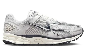 design Responsive Cushion Weekend Warriors Nike Zoom Vomero 5 Photon Dust Metallic Silver
