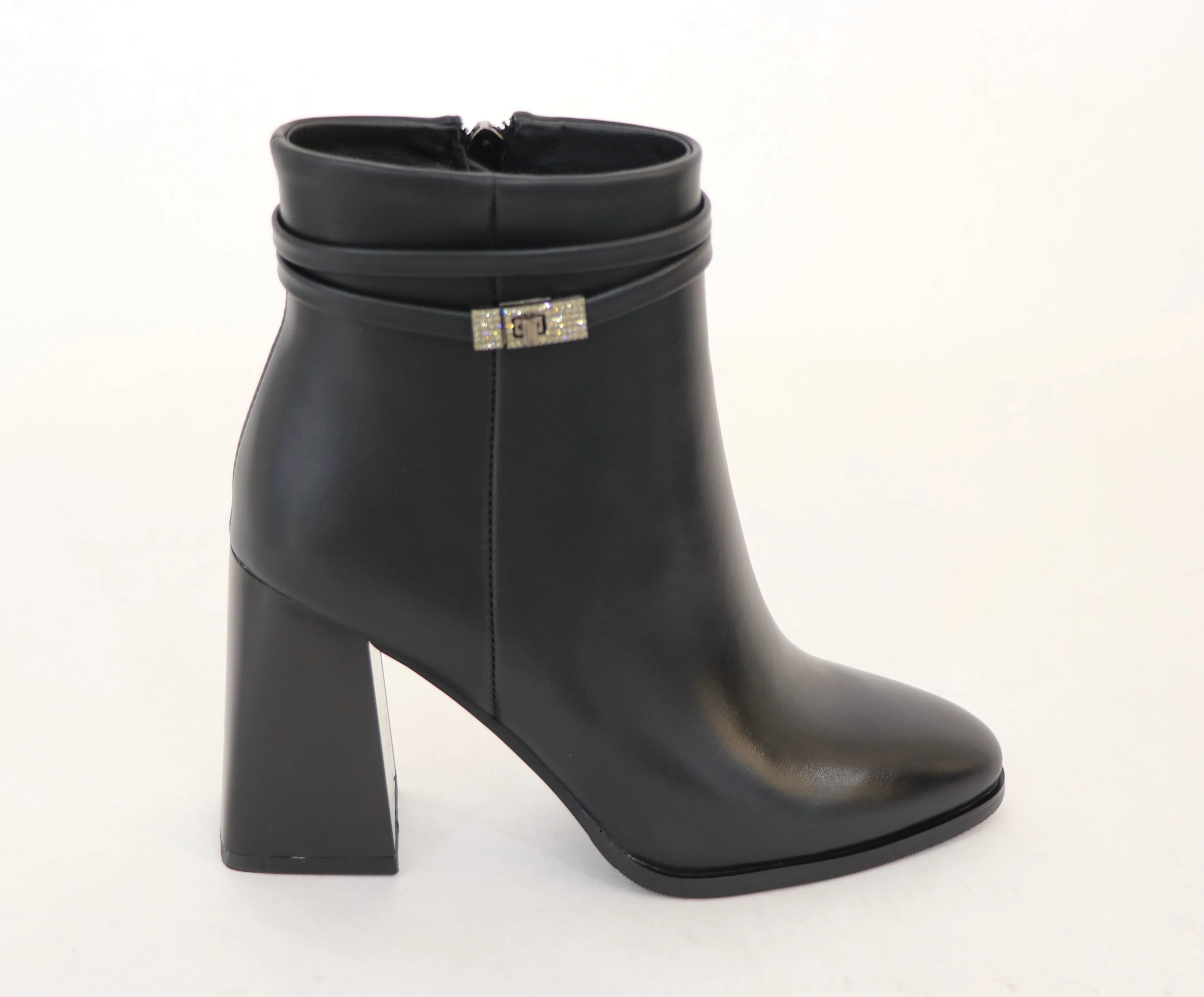 Well   Made EQUIPE MID BOOTS