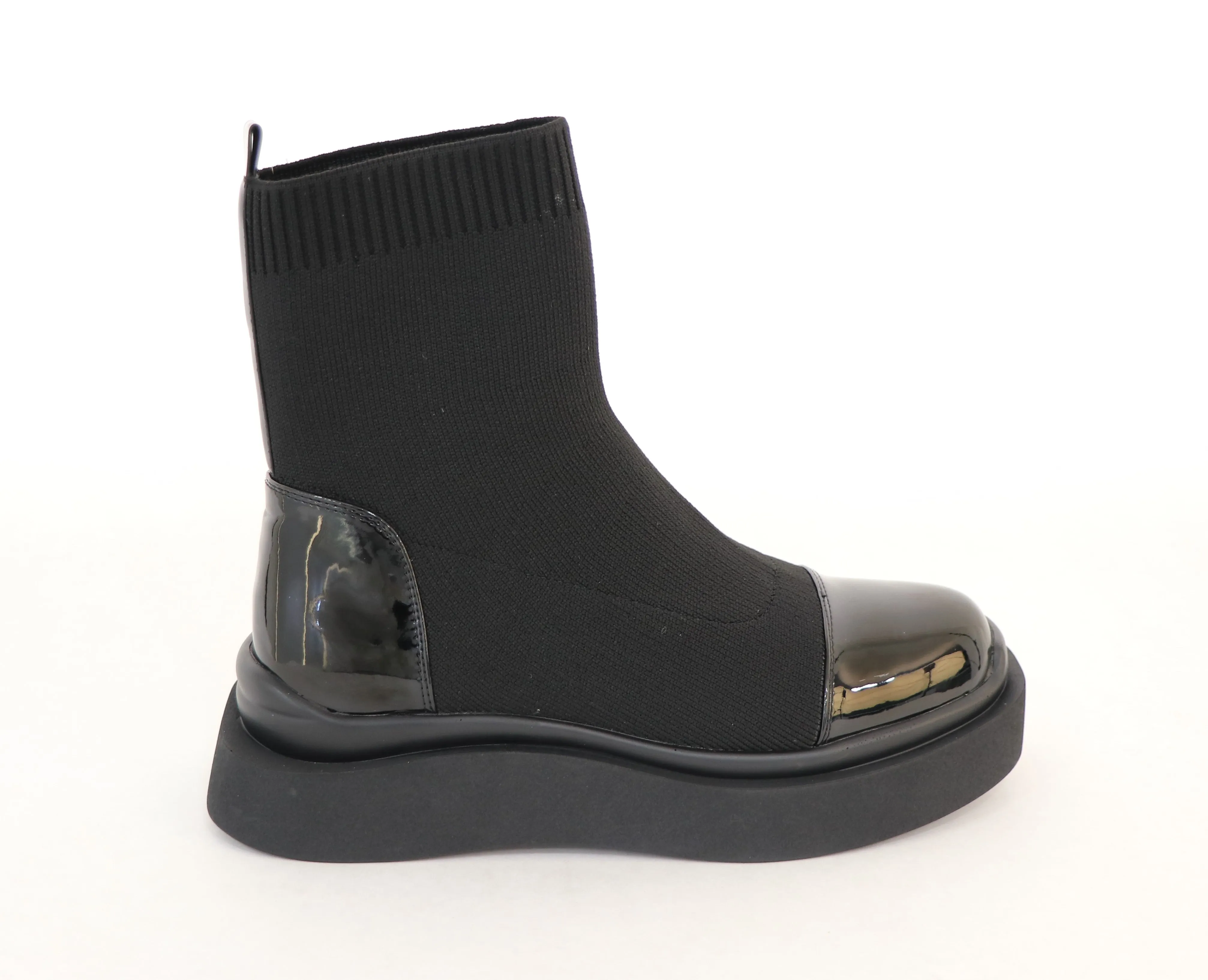 Insulated Fit Tough Terrain EQUIPE MID BOOTS