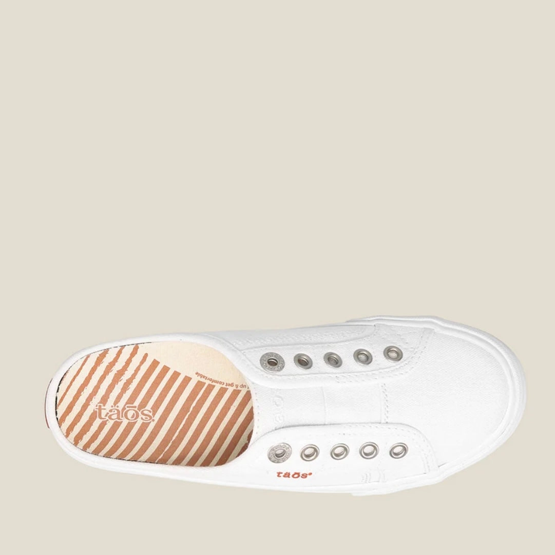 running in a marathon shoes EZ Soul - White