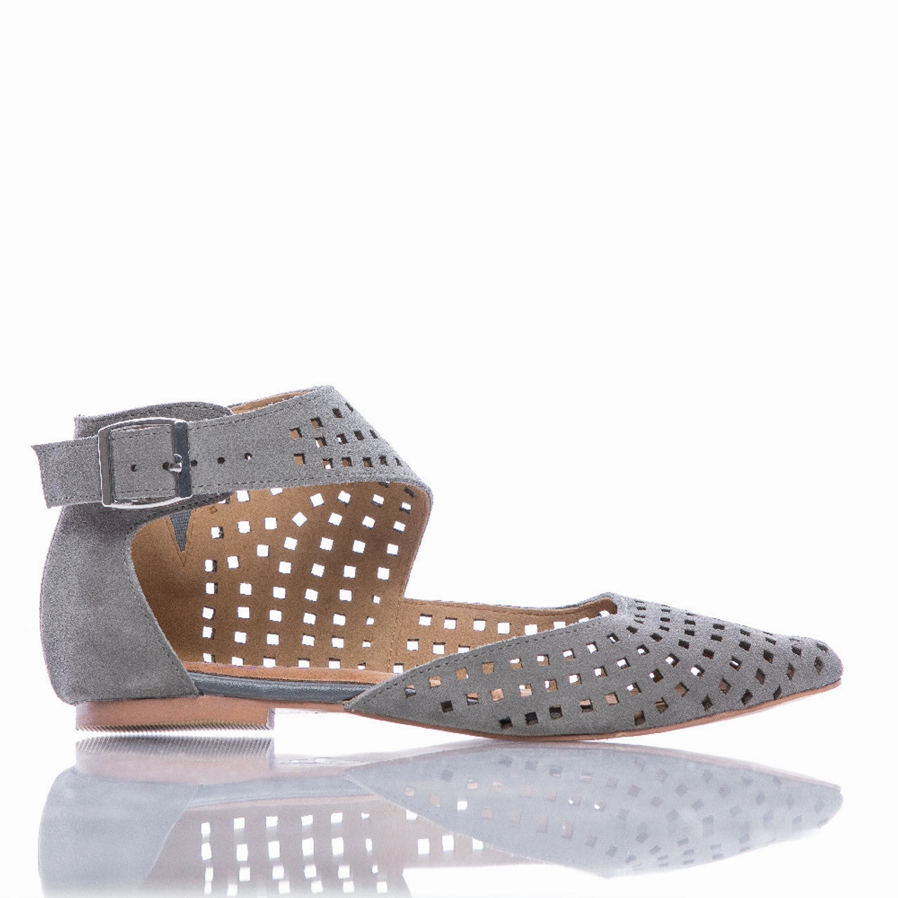 Boosted Height Trendy Shoes Leola - Closed Toe Dance Flats (Street Sole)