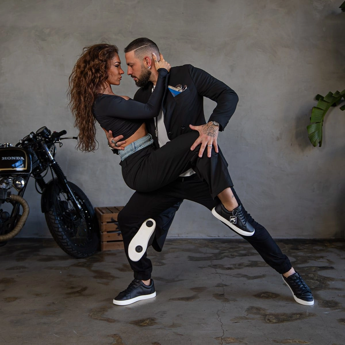 Fuego Dance Shoes Black | Low-top (Collective) Active Comfort