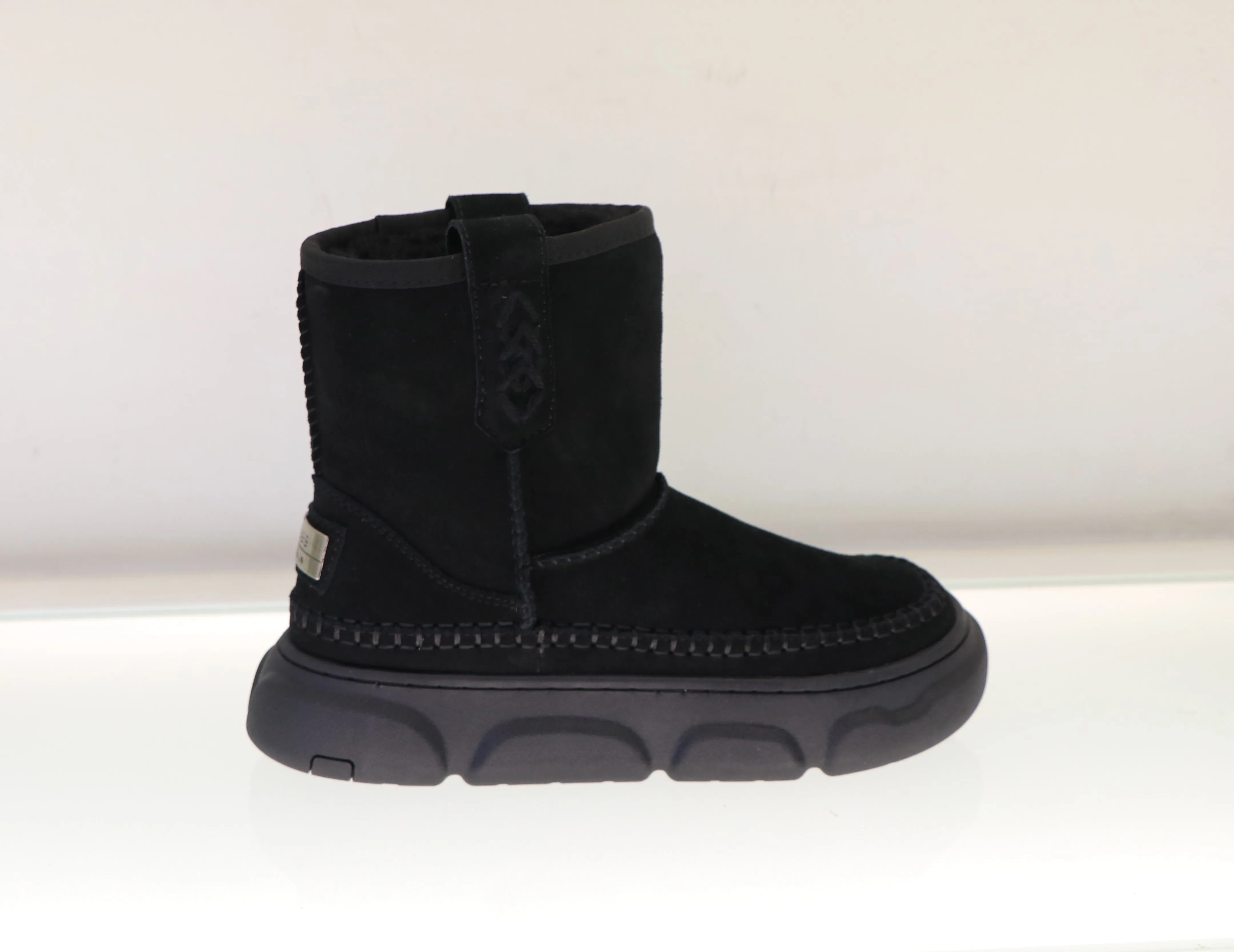 Versatile Style Minimal Profile KIOSS UGGS Style Mid Boots
