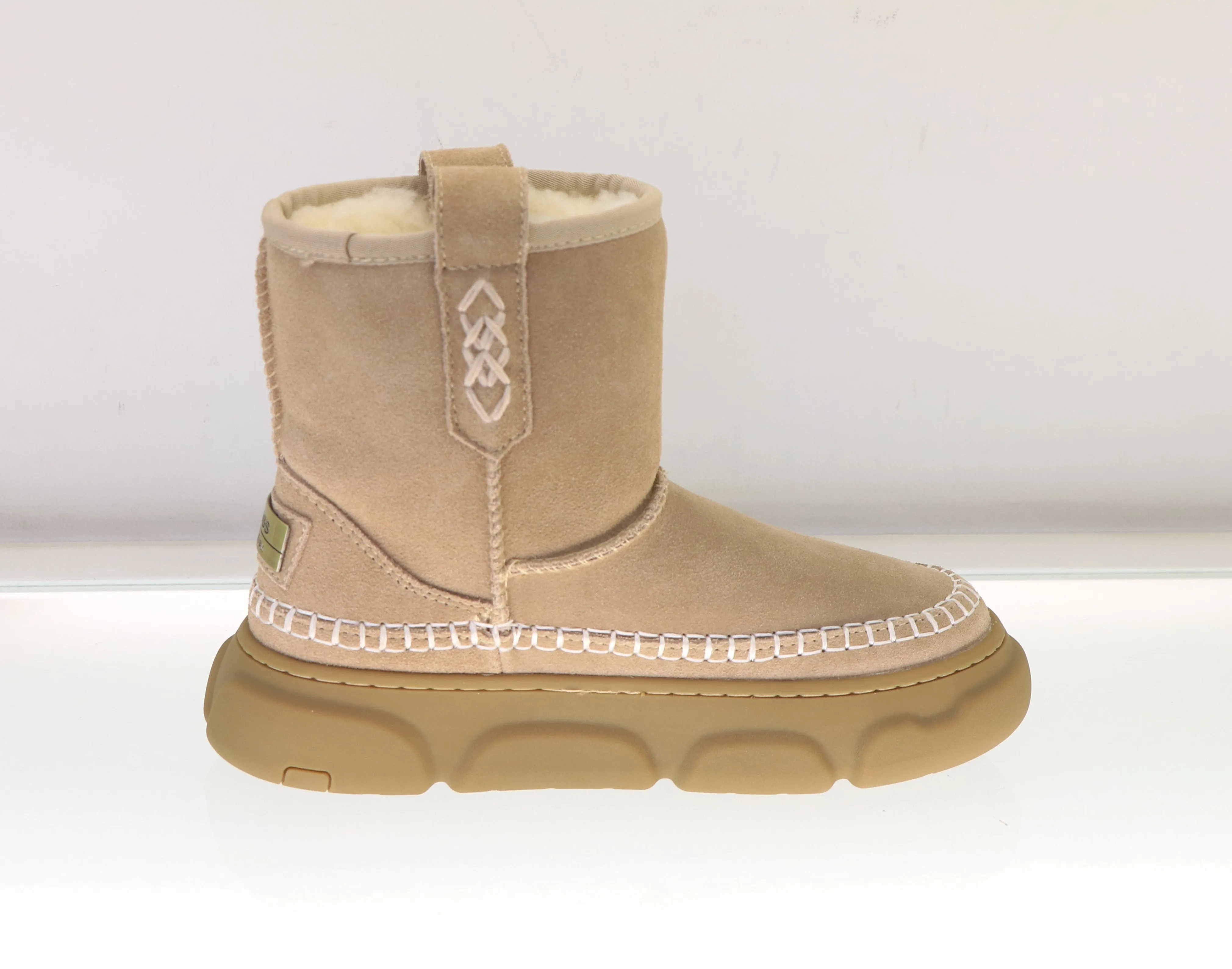 Strong Laces KIOSS UGGS Style Mid Boots