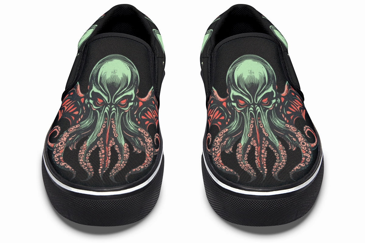 Cthulhu Slip On Shoes easy move Camera Look