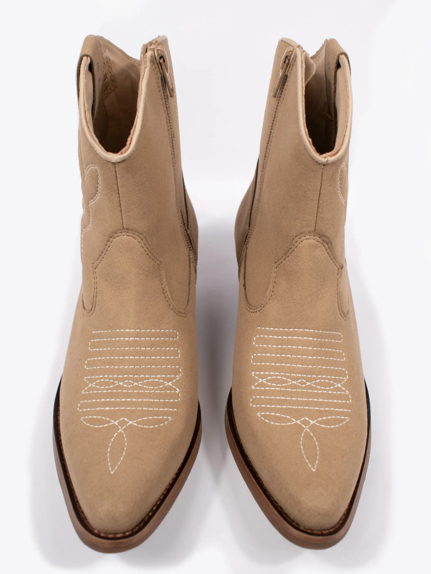 Low Western Boots Fashionable Comfort