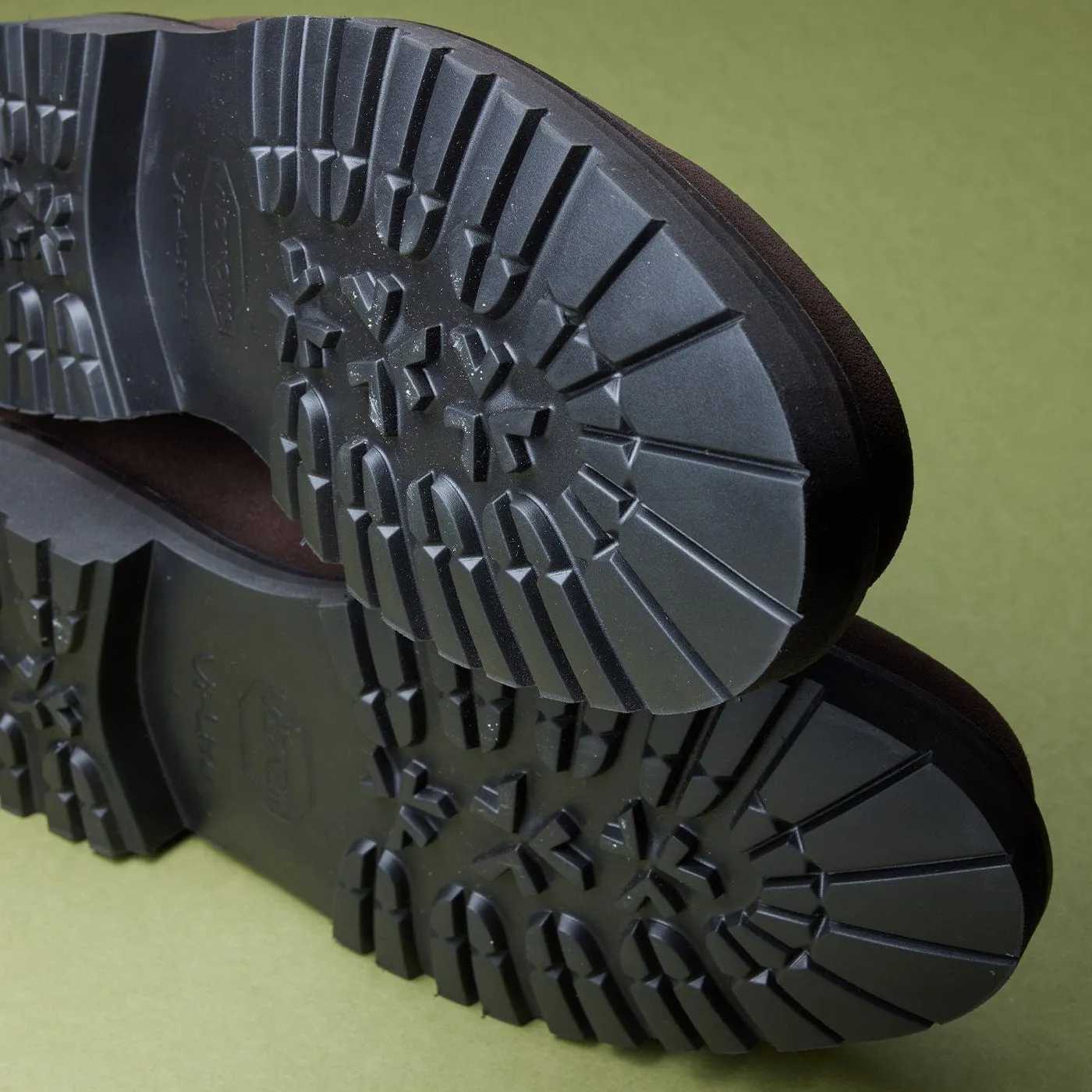 True Match Boston 2 Dark Oak Suede