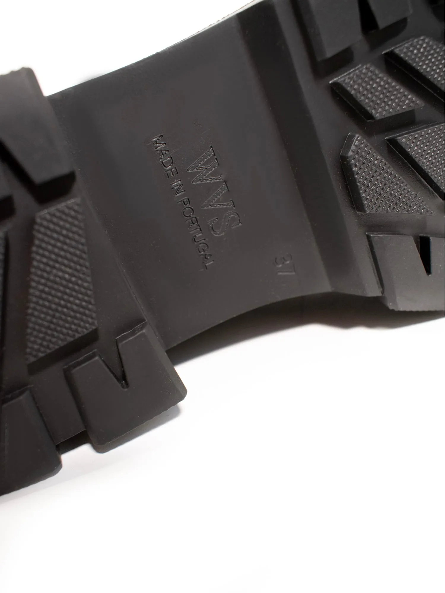 Long distance Winter Walk Luxe Track Sole Chelsea Boots