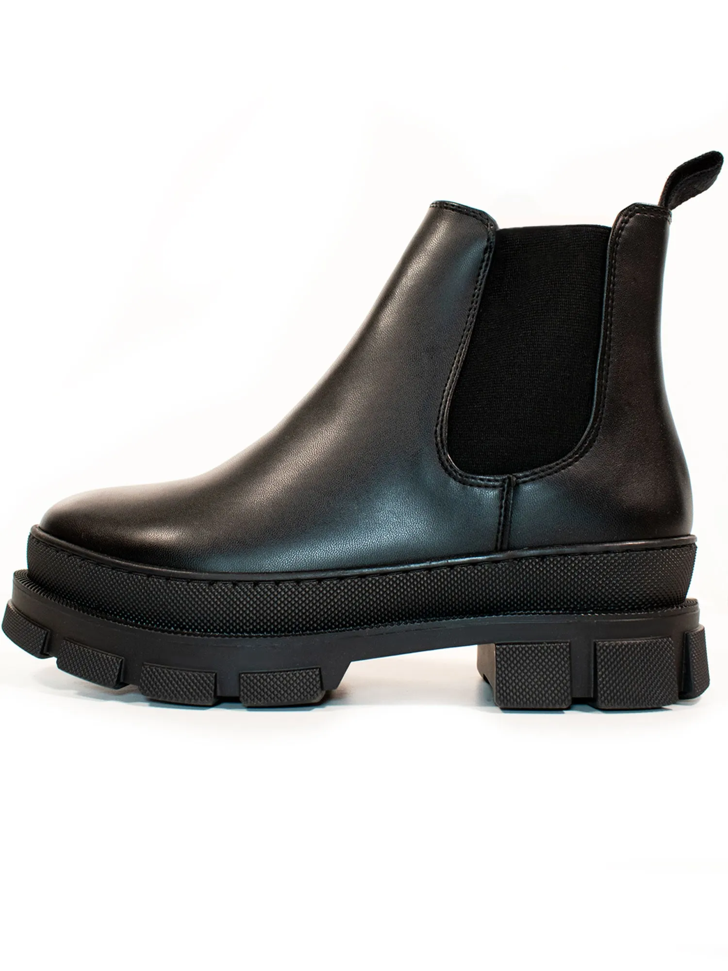 Luxe Track Sole Chelsea Boots Outdoor Freedom
