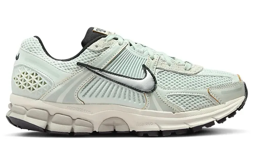 On Trend Nike Zoom Vomero 5 Light Silver Chrome (Women's)