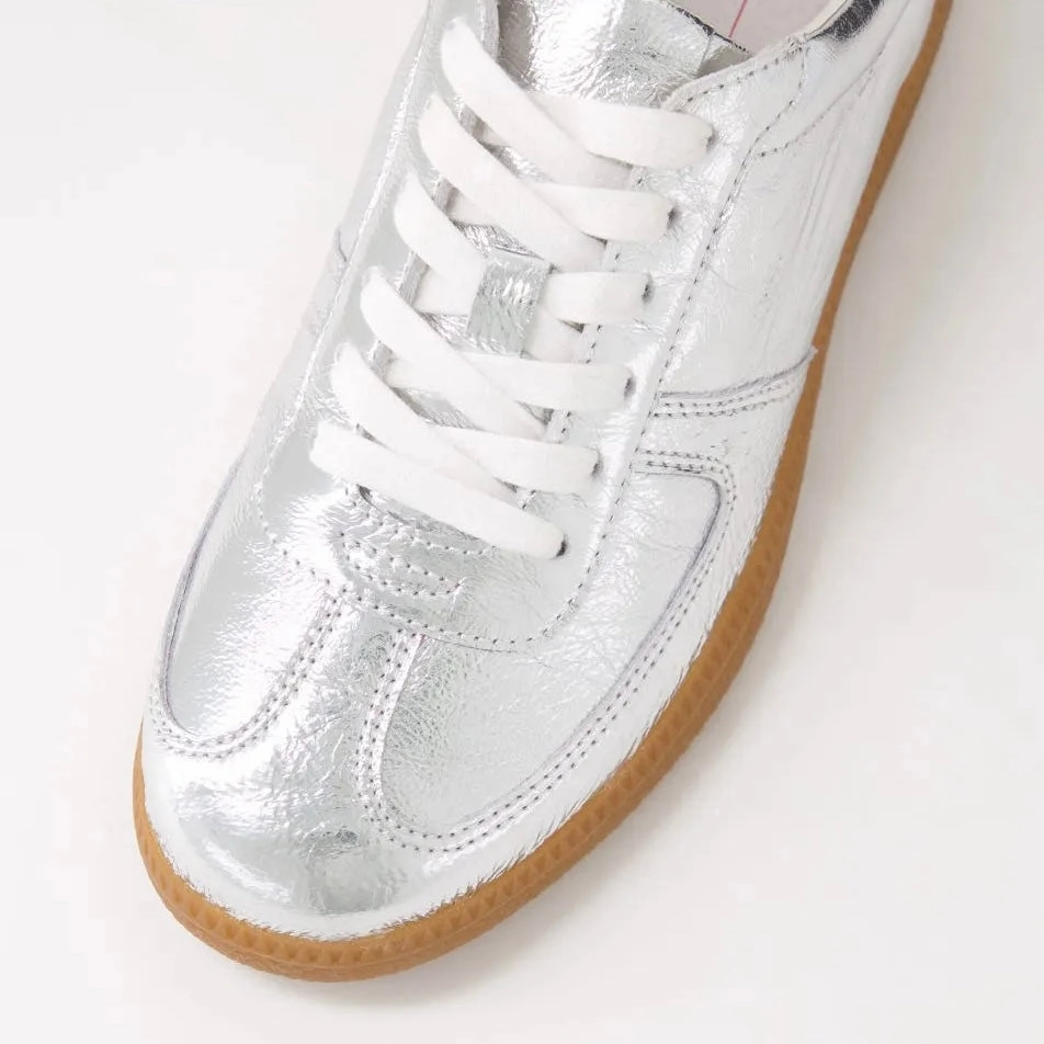 Dari - Silver running on flat terrain shoes hot - weather running gear