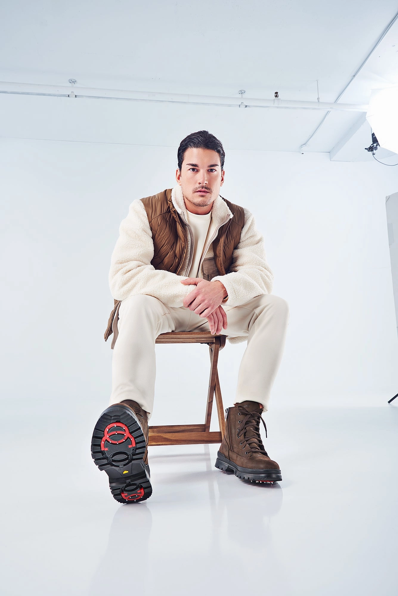 OLANG VICK Lightweight Bold Red