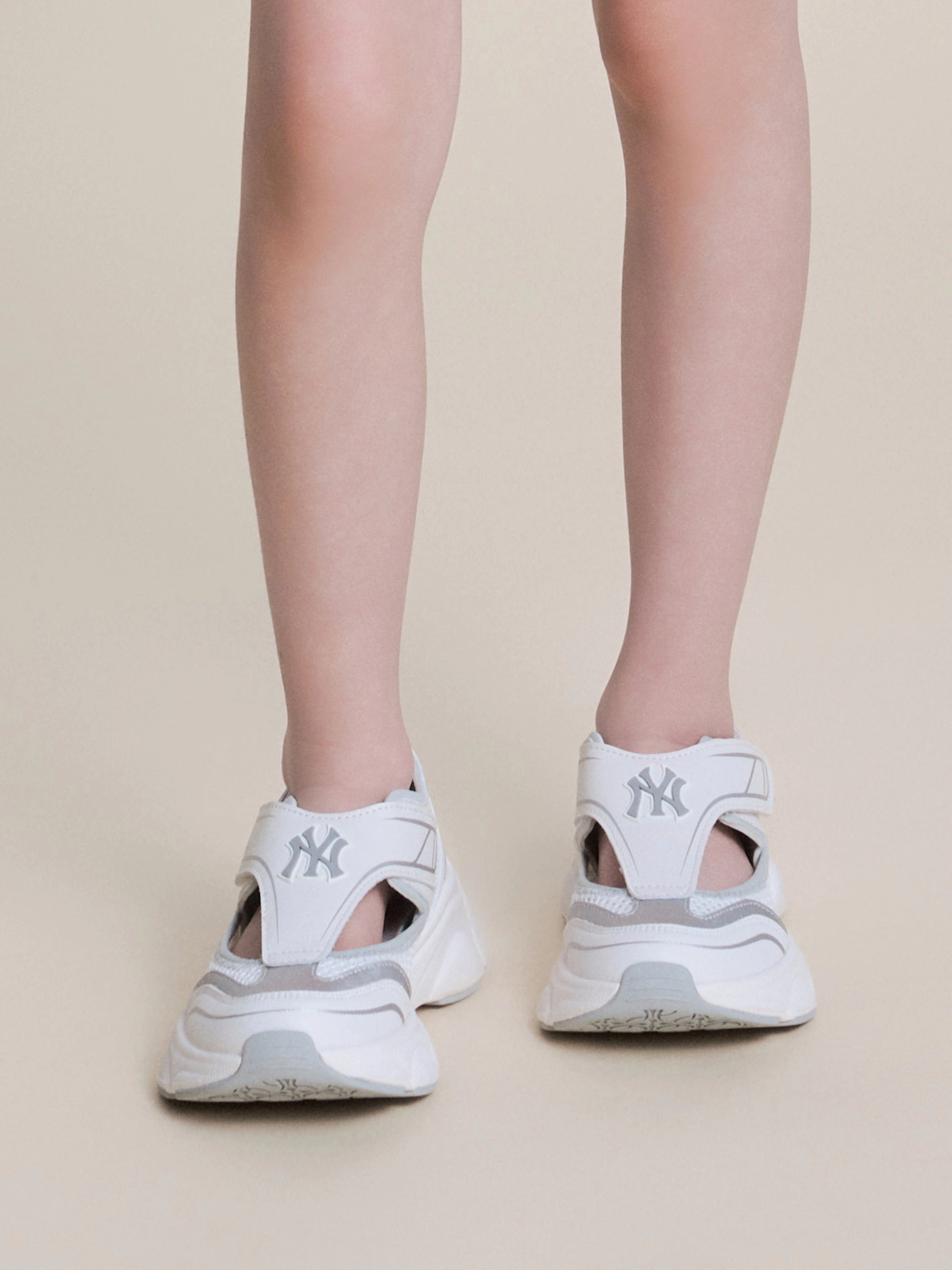 ShockAbsorbing Ace Runner Wave