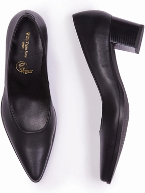 On-the-Go Wear Hiking Boots Point Toe Pumps