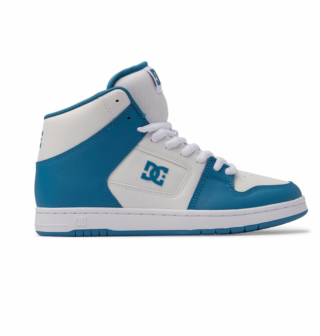running with a water bottle Women's Manteca 4 Hi High-Top Shoes