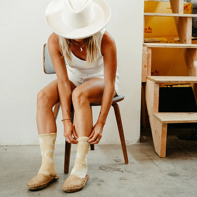 Closed Toe Design Light Travel Woven Slide in Honey   No Stripes