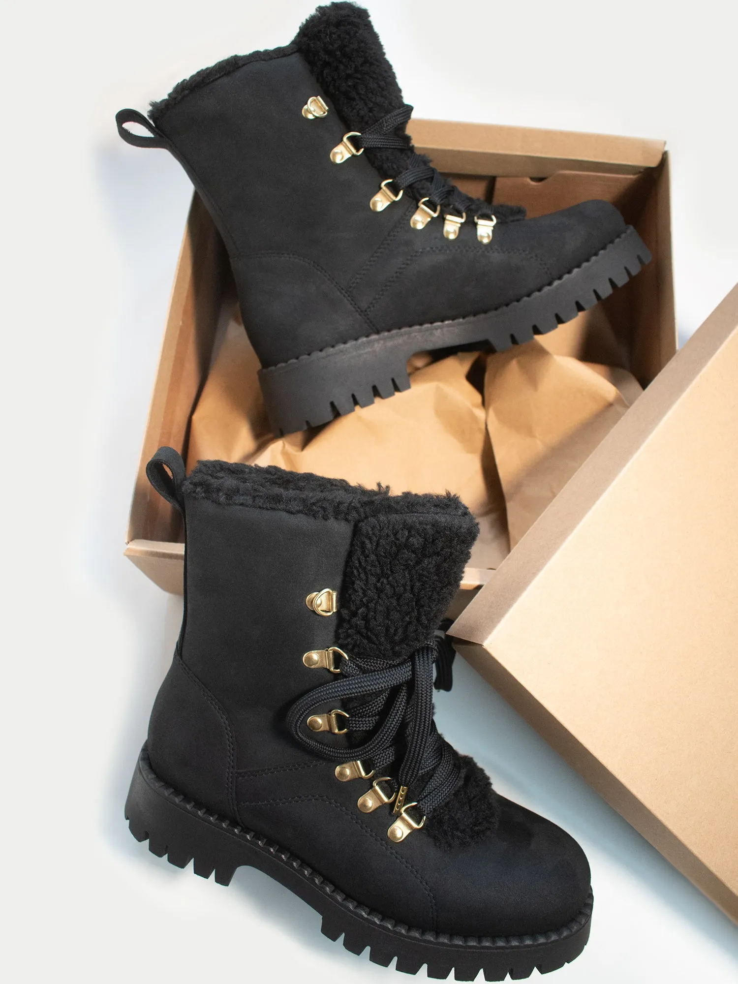 Recycled Vegan Shearling Boots Premium materials