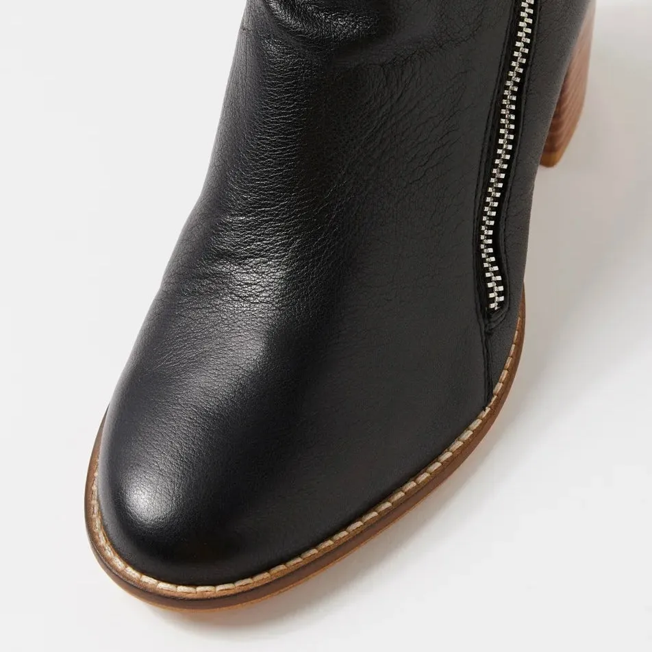 Melech - Black Durable Material