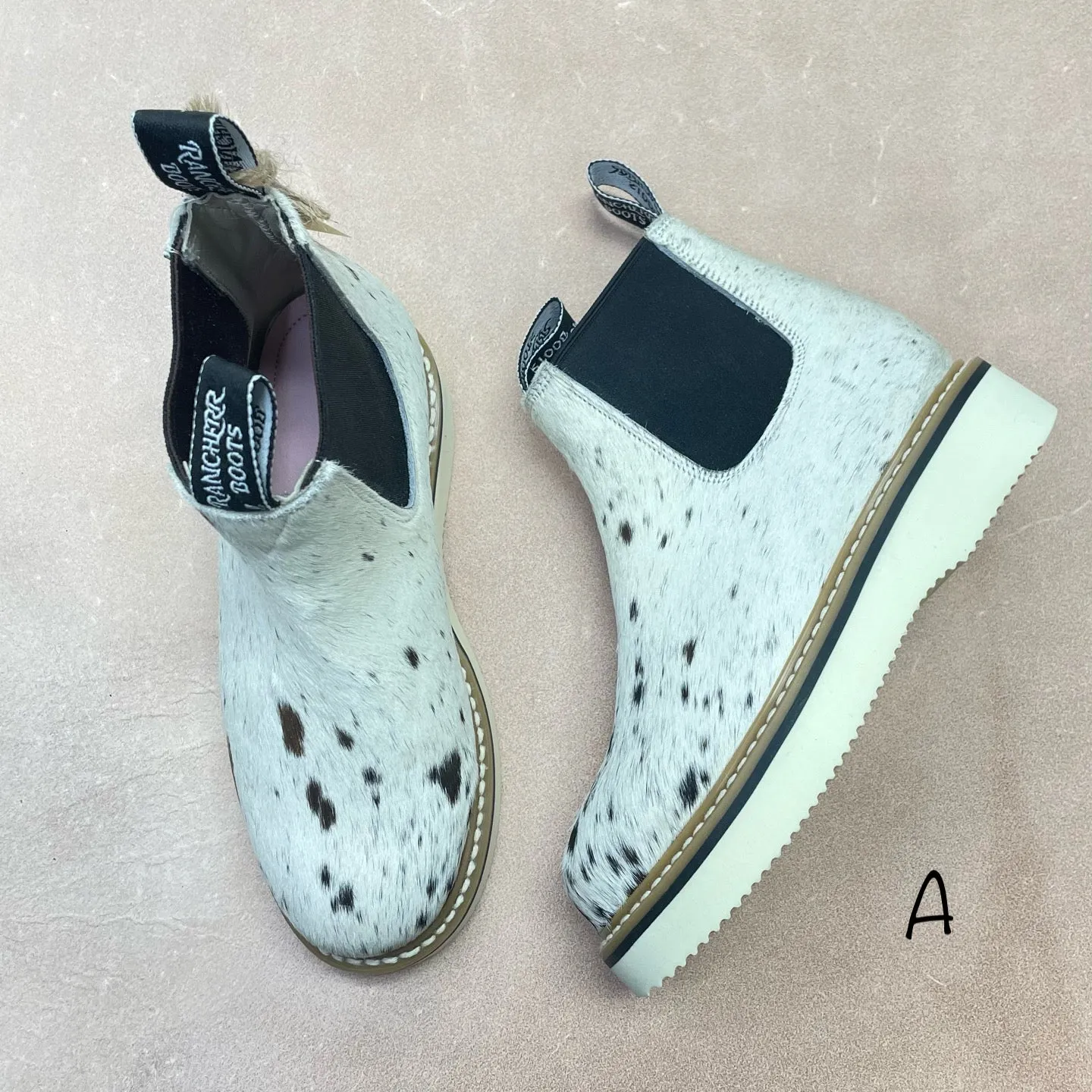 Day To Night Ready For Adventure Cowhide Lechera - Size 6