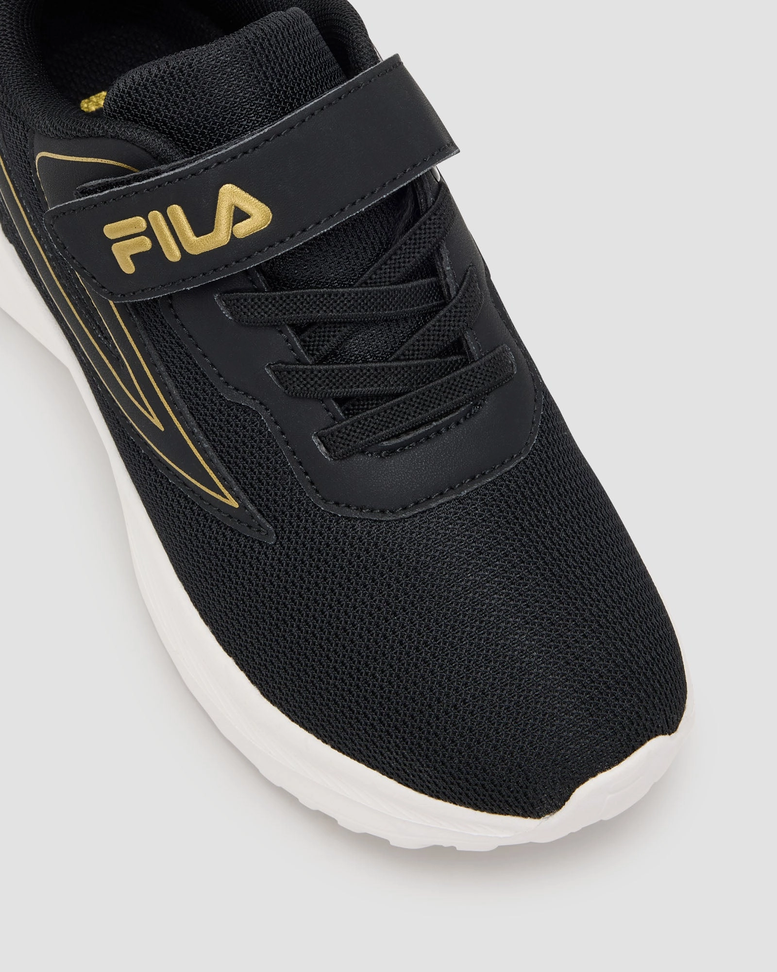 running in a canal area shoes casual joggers Kid's Panzano Strap 2