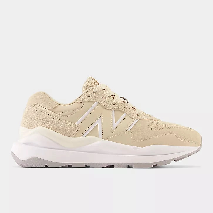 5740 - Sandstone with White Extreme Running running in the evening shoes