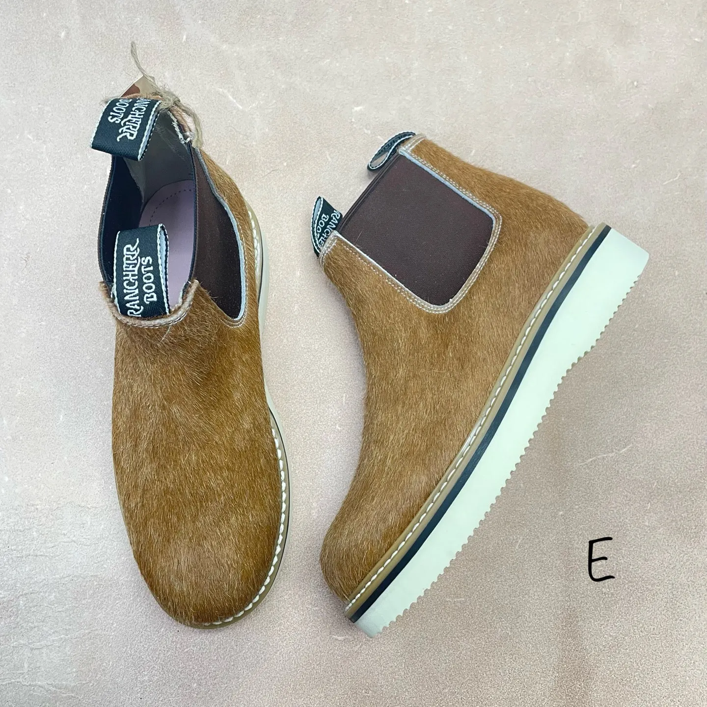 Cowhide Lechera - Size 8 Cushion Build lightweight fabric