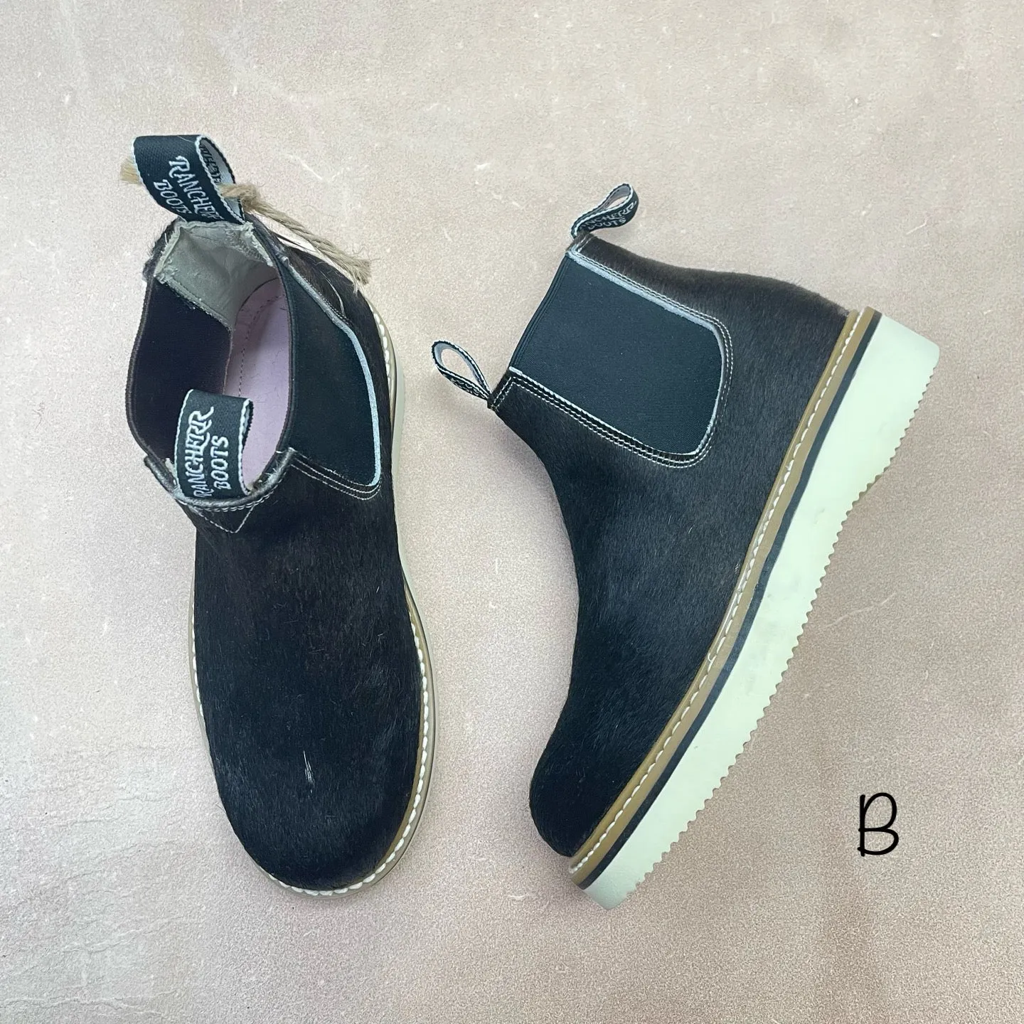 Flat Sole Trail Comfort Cowhide Lechera - Size 8