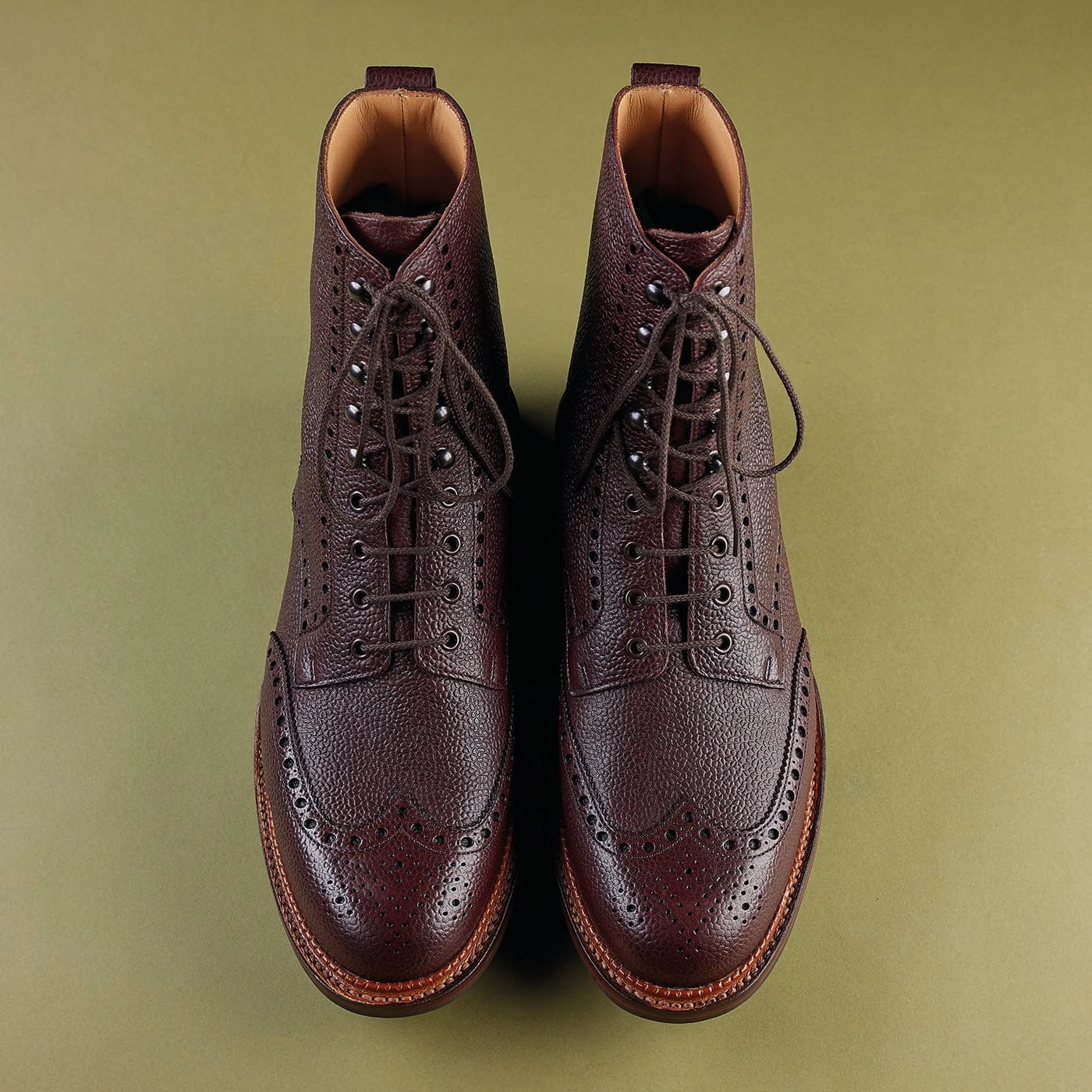 Islay Oxblood Zug Grain Patent Glow Anti-odor technology