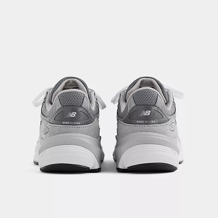 lace - up running shoes 990v6 - Grey