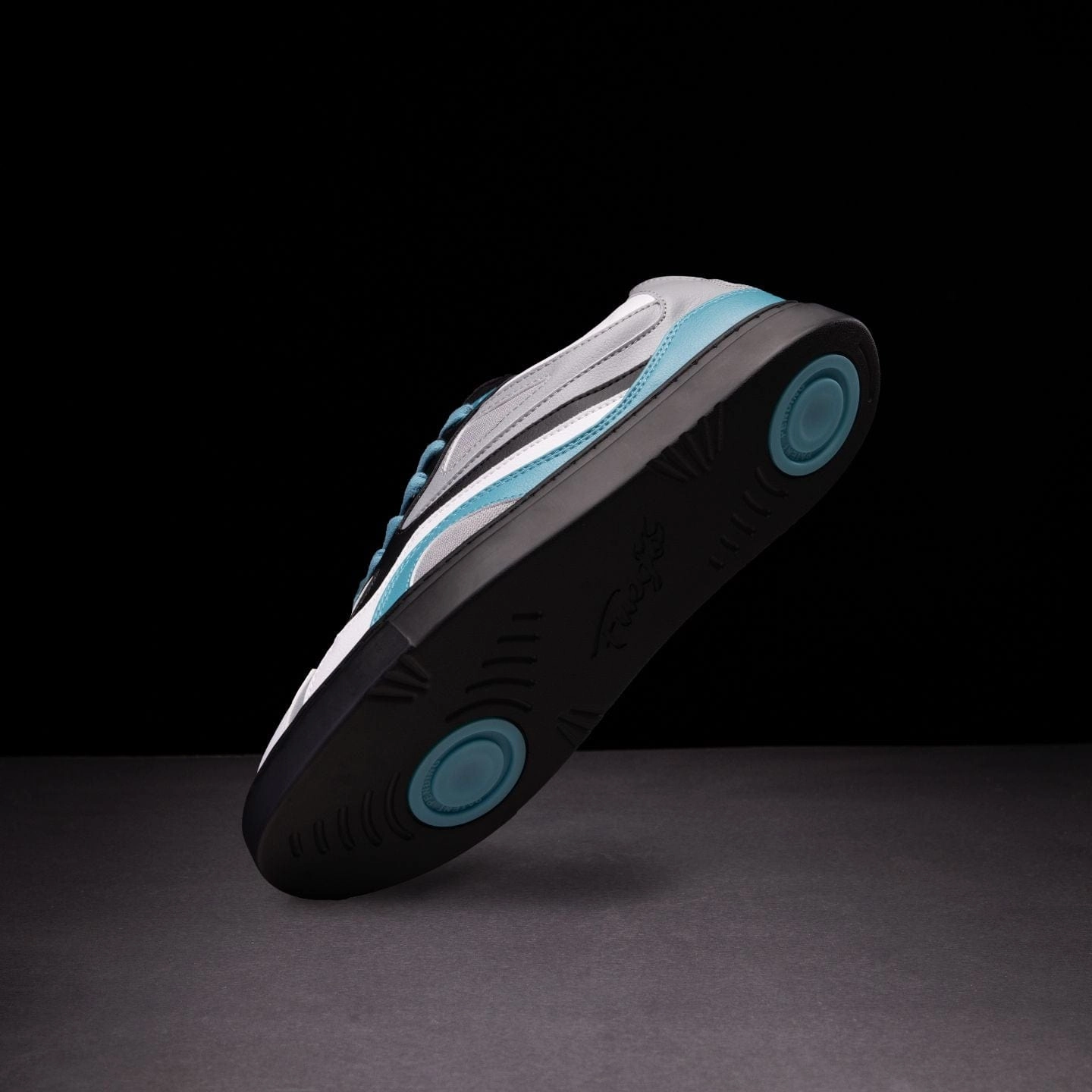 Trendy Shoes Fuego Dance Shoes BDash | Low-top (Collective)