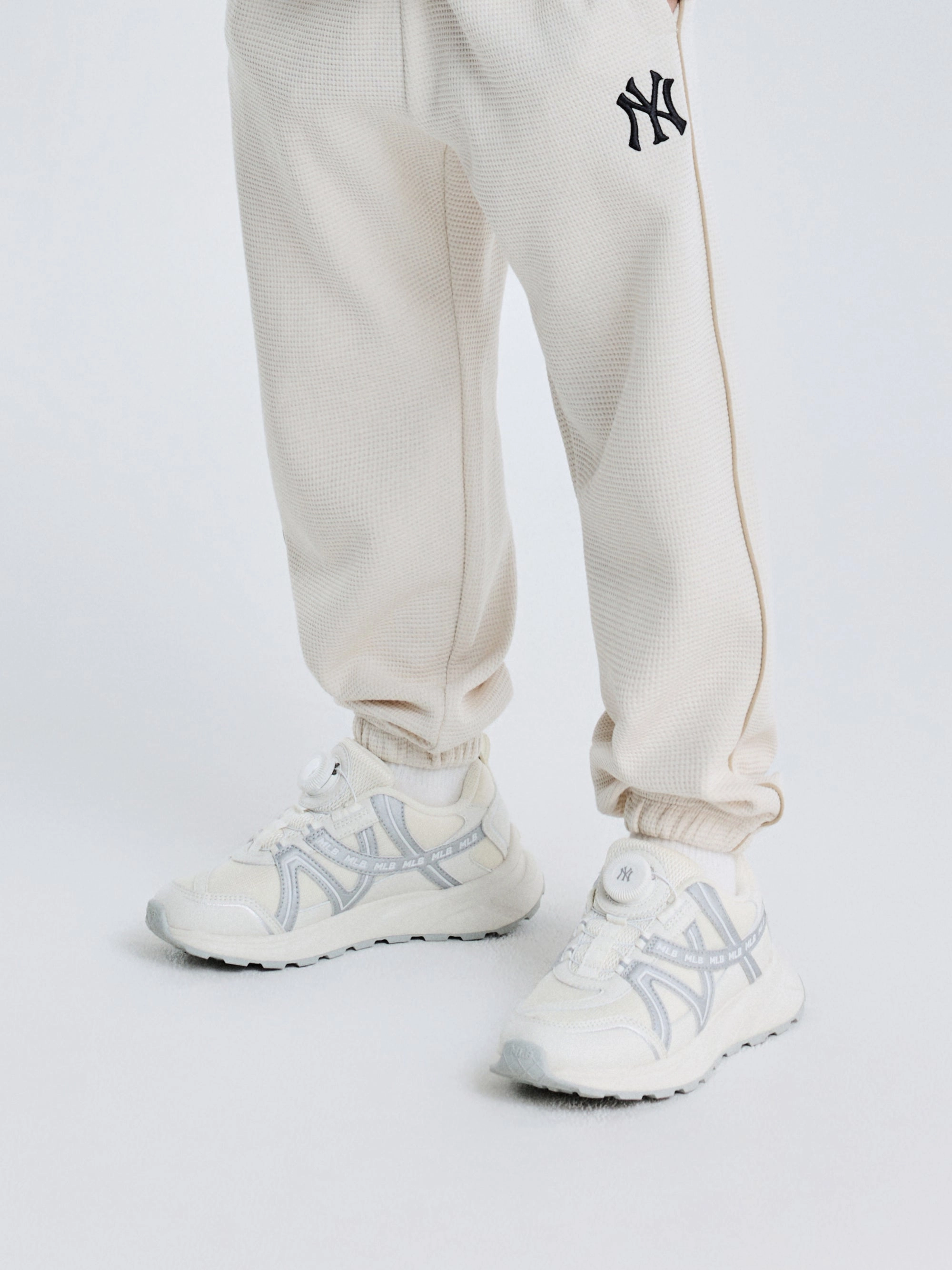 Chunky Ground Comfort Toe Box