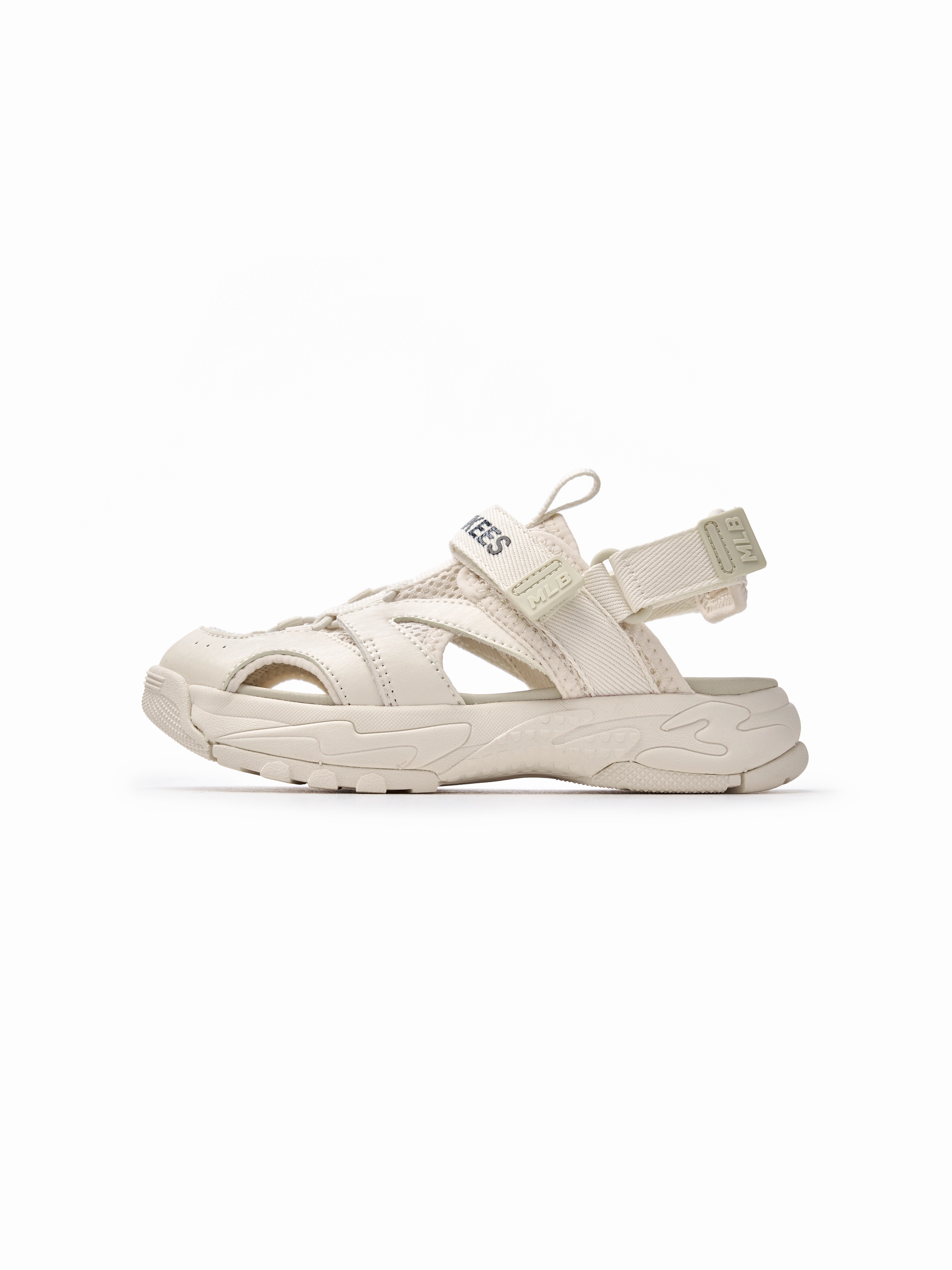 Chunky Mask Sandals V2 Outfit Friendly Relax Mode