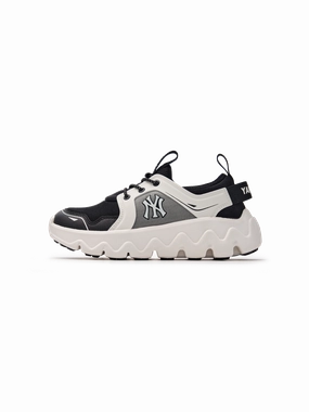 Sweeper Flex Buckle Closure Outdoor Function