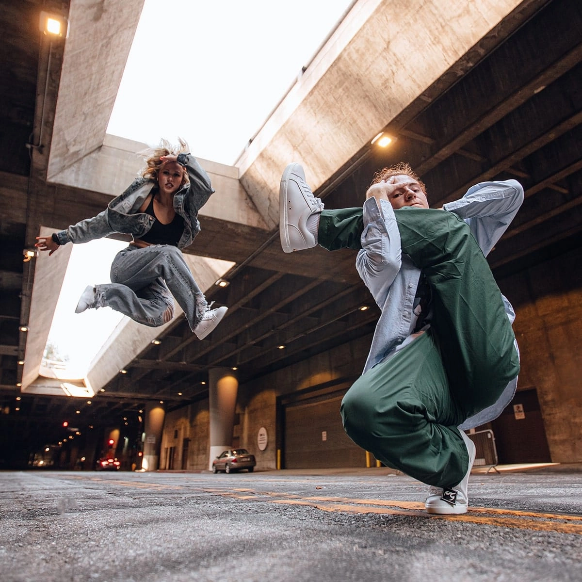 Retro Glow Fuego Dance Sheos White | Low-top (Collective)