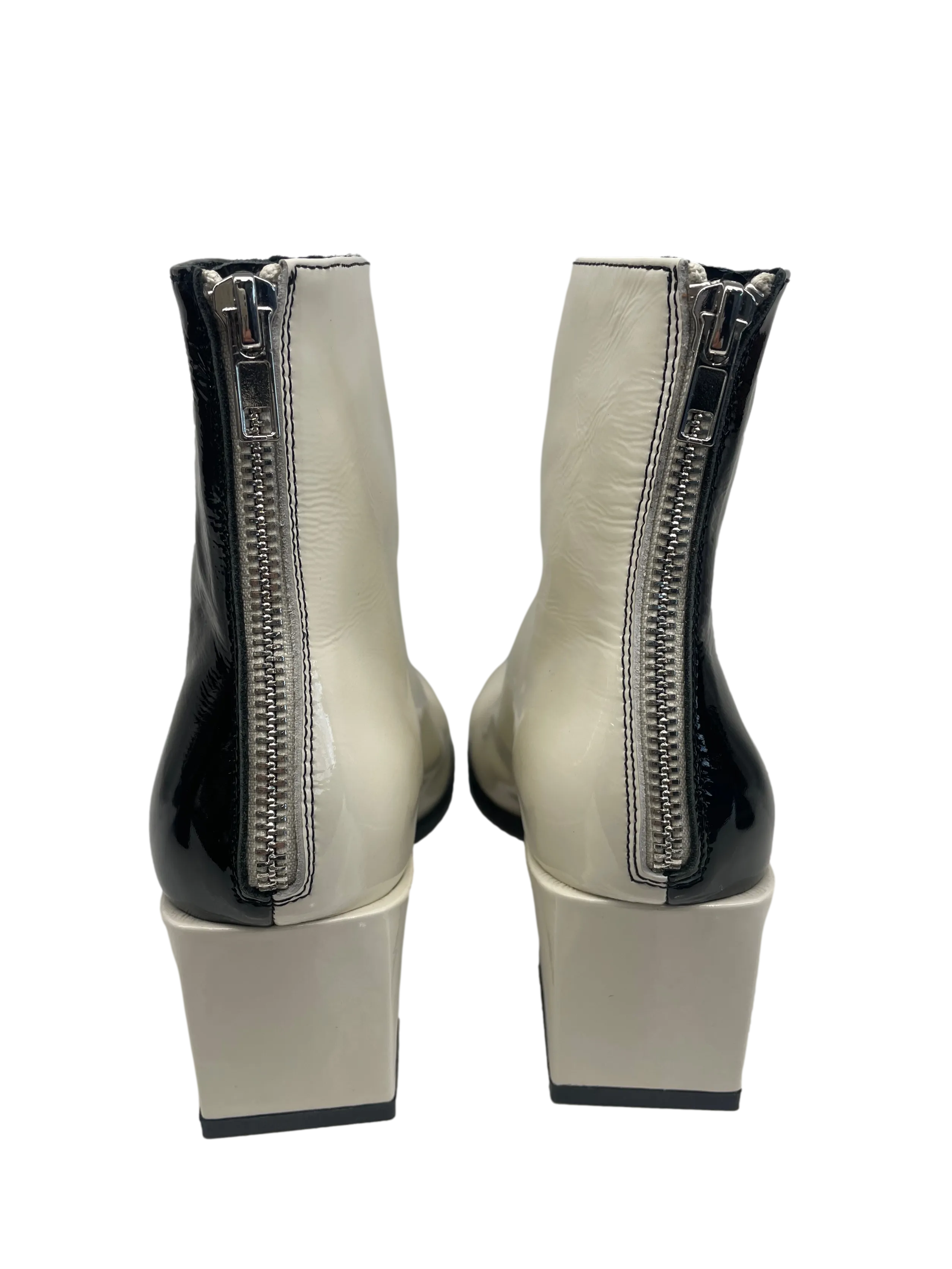 DJANGO & JULIETTE WARONI Stage Show