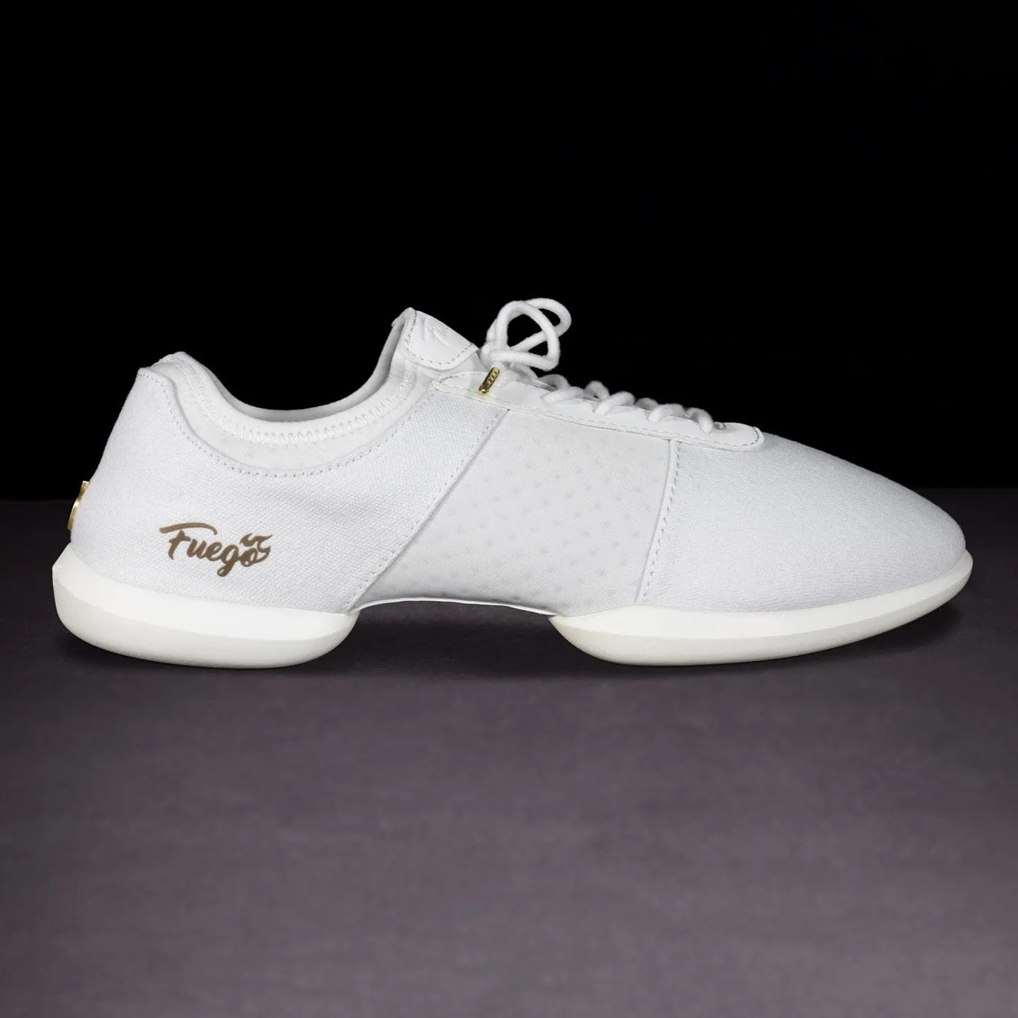 White | Split-sole (Collective) Grip Stability Shoe shape supports lateral and diagonal motions