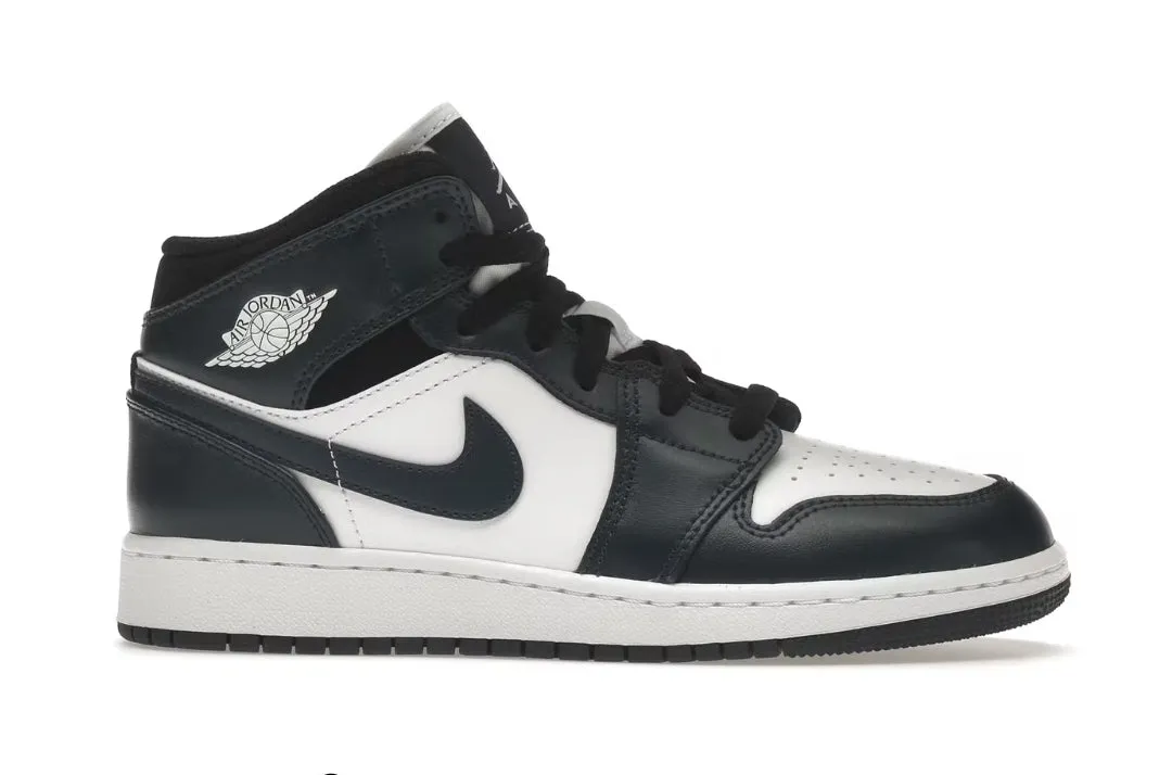 Jordan 1 Mid Armory Navy (GS) Breathable Road Trip